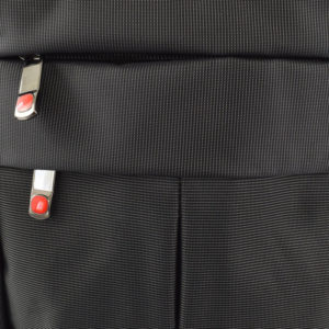 Geanta-barbati-Baines-Neagra-5-detaliu