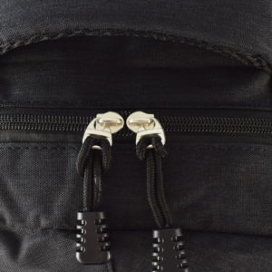 Rucsac-Unisex-Armand-USB-Negru-6-detaliu