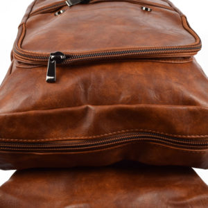 Rucsac-Unisex-Sacha-USB-Maro-6-detaliu