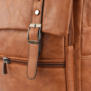 Rucsac-Unisex-Sacha-cu-USB-Maro-Deschis-5-detaliu