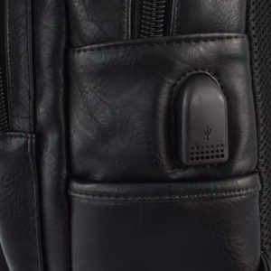 Rucsac-Unisex-Sacha-cu-USB-Negru-5-detaliu